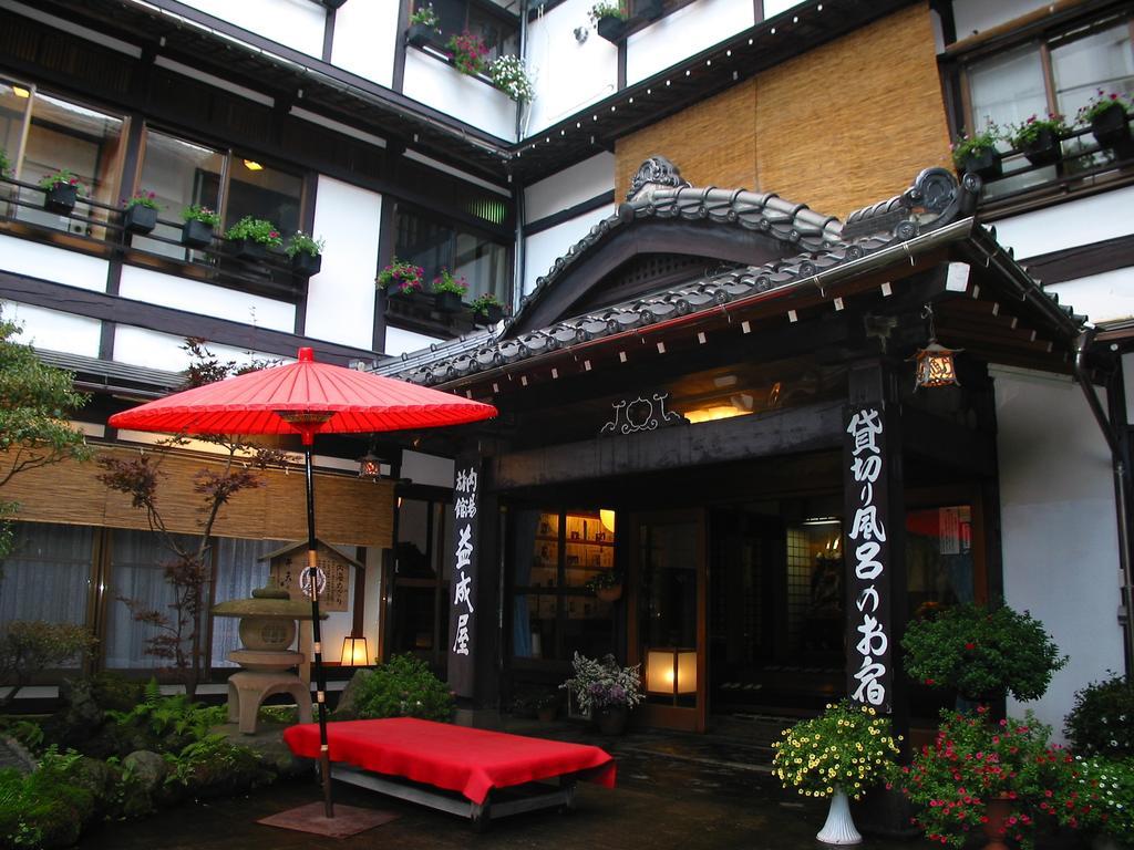 Ekinariya Ryokan Kusacu Exteriér fotografie
